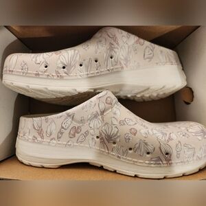 Danskos molded clog size 40